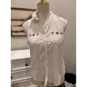 White Sleeveless Button Down Chandelier Distressed Frayed Hem Heart Charms Top